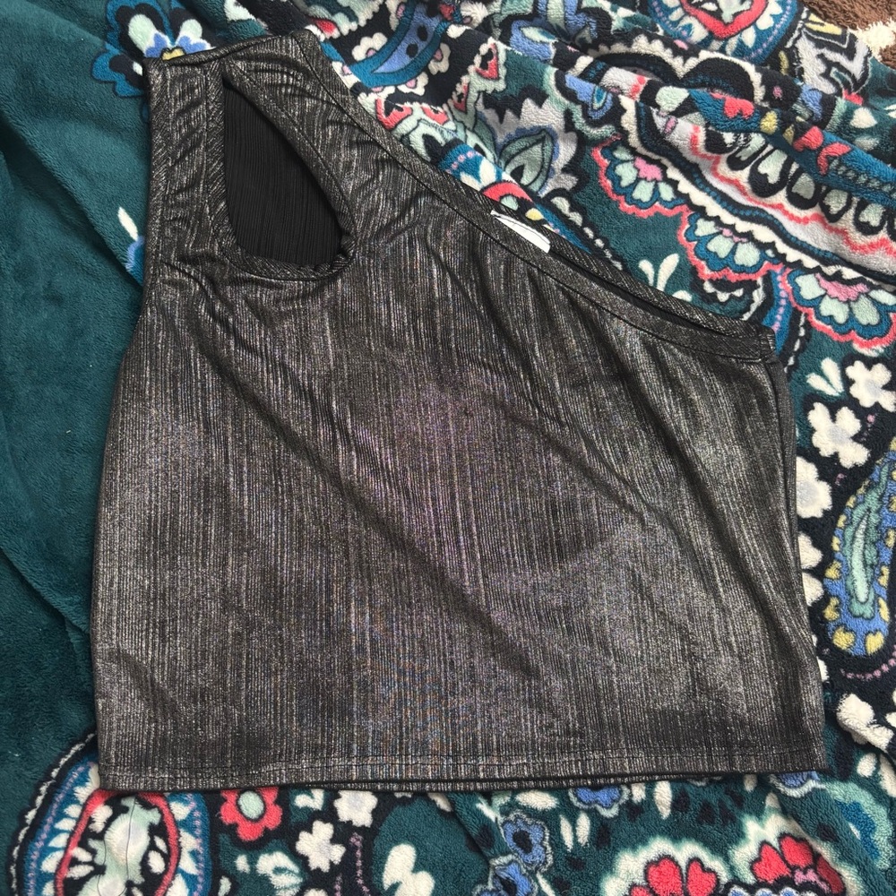 Livi Size M Metallic Black One Shoulder Top